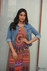 Regina Cassandra Interview About Soukyam